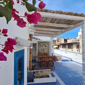 casa-sul-mare-terrasini-favarotta.palermohotels.org/